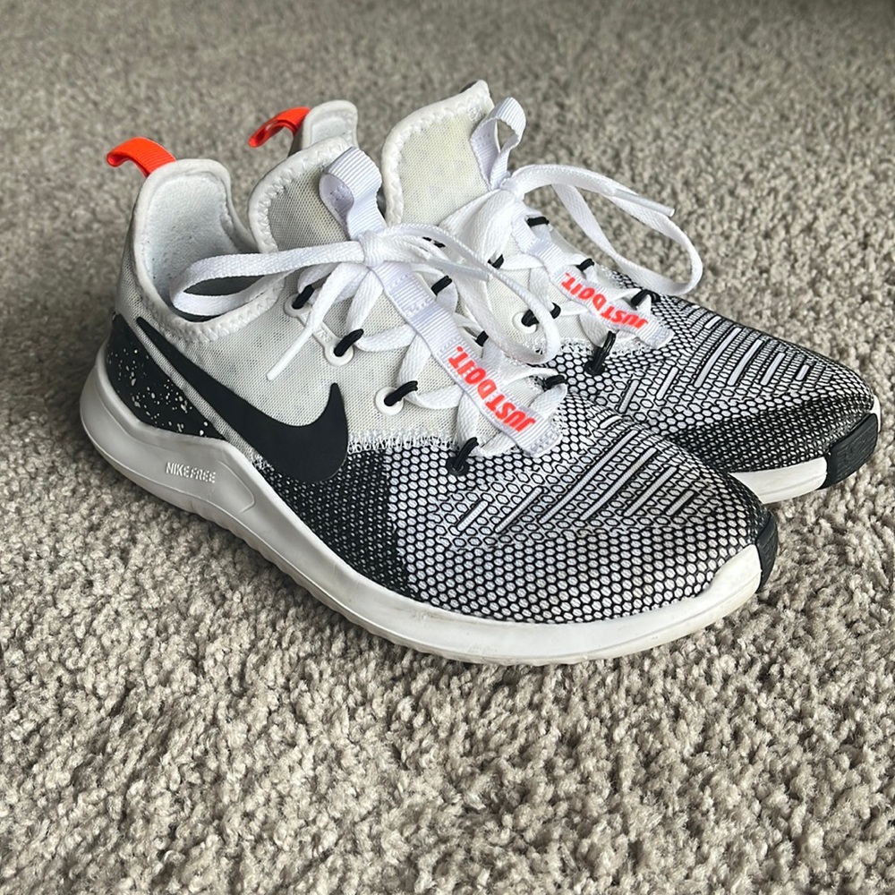 Nike Women’s Nike Free TR8 size 6.5
